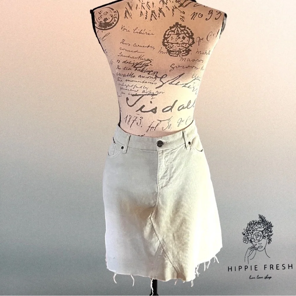 Dear John Skirts | Light Green Corduroy Mini Skirt | Size 30/31 - Picture 2 of 10